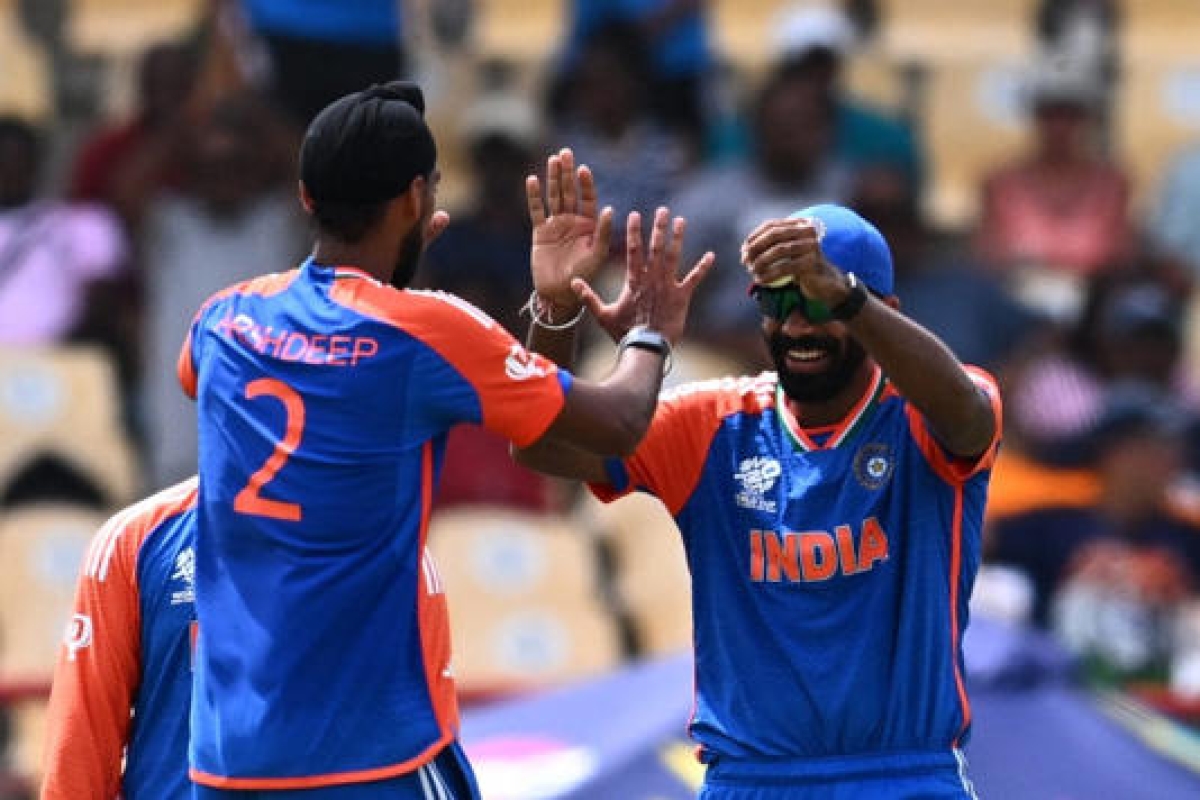 Jasprit Bumrah Suggested 'Fielder Peeche Le,' but Arshdeep Singh Disagreed During T20 World Cup; Here's What Happened Next