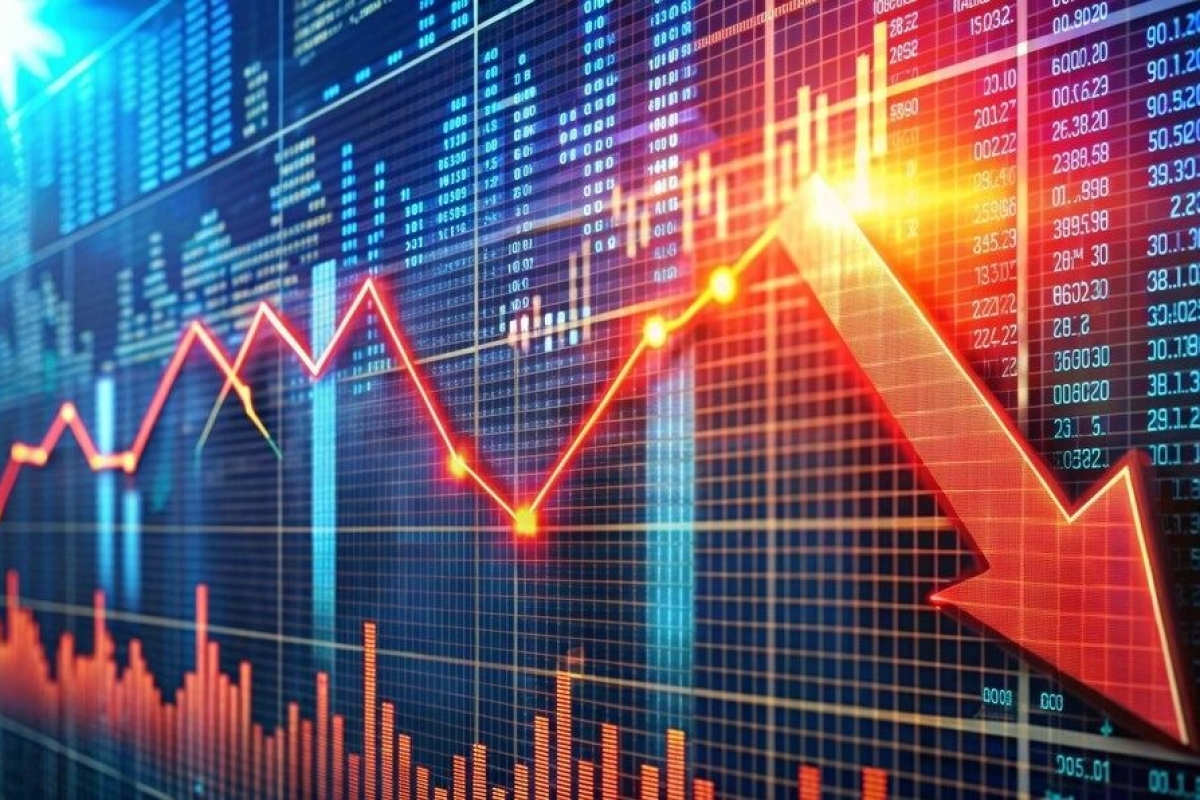 TCS Share Price Falls Nearly 2% Amid Plans to Lay Off 12,000 Employees; Nifty IT Index Also Dips